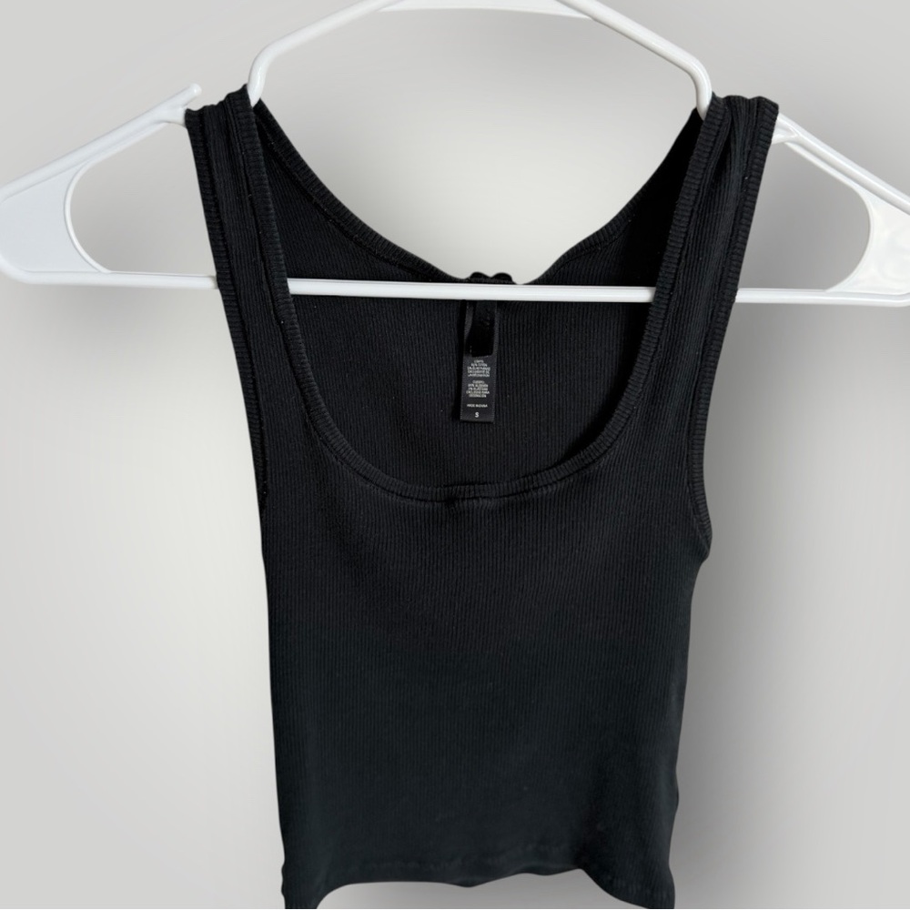 Skims Black Ribbed Tank Top